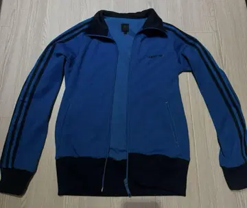 블루 adidas 저리