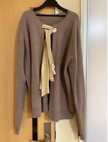 6 로쿠 스카프 포함 니트