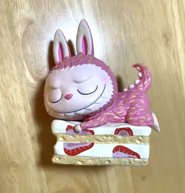 THE MONSTERS Patisseries 스트로베리 플라지에 케이크
