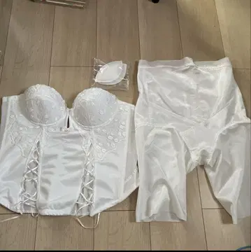 마터니티용 브라이덜 이너 C75 L MIRRORMIRROR