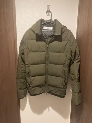 AKM 에이케이엠 다운 자켓 후드 부착 사이즈:S 카키 무료배송