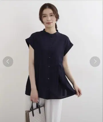 새상품 NATURAL BEAUTY BASIC 와이드 턱 셔츠 네이비