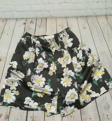 체스티 Chesty 꽃무늬 플레어 스커트 1 블랙