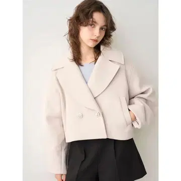 택 포함 미사용 새상품 릴리 브라운 비쥬 더블 숏코트 아이보리