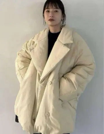 CLANE COCOON SHORT DOWN COAT