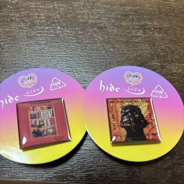 hide 핀 배지 2개 세트