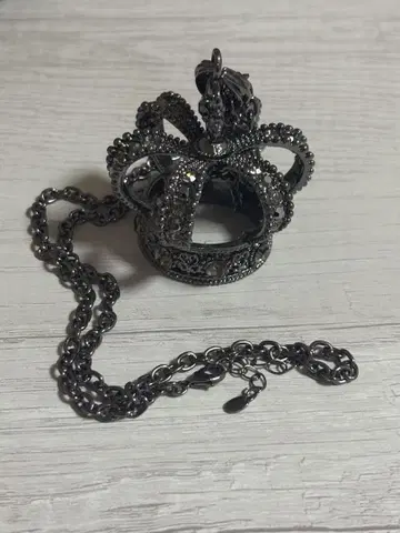 수요일의 앨리스 왕관 목걸이
