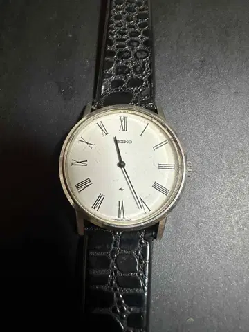 SEIKO 샤리오 수동 와인딩 시계 2220-0430 아이보리