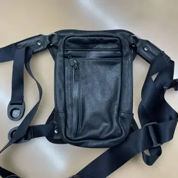 쿠시타니 한정품 2웨이 가죽 레그 백 블랙