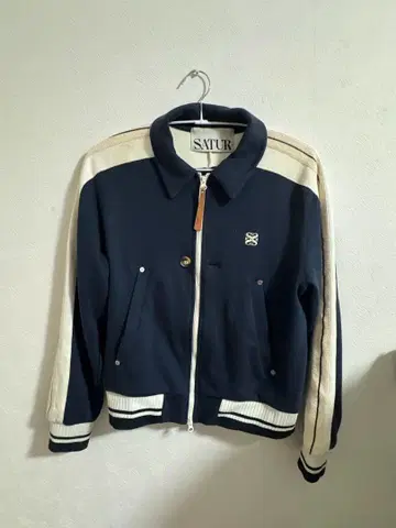 SATUR 바시티 자켓 네이비/아이보리