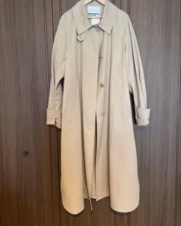 유나이티드 애로우즈 코트