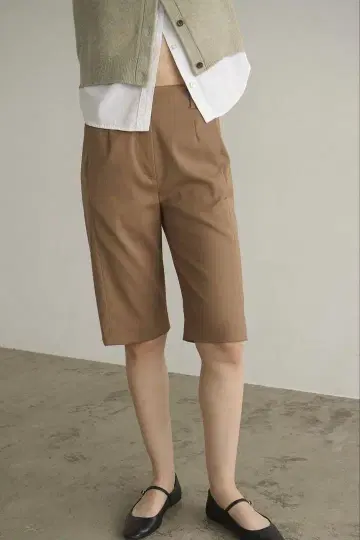 새상품 CLANE 클라네 LOW WAIST HALF PANTS CAMEL
