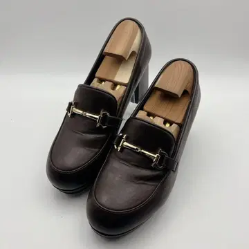 새상품급 키다리 아저씨 비트 청키힐 로퍼 브라운 24cm