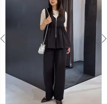지퍼 페플럼 사이드 드로스트 베스트와 팬츠 세트 셋업 미사용 새상품
