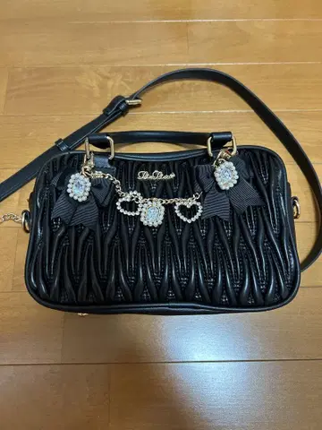 LIZLISA 퀼팅 리본 참 미니백 블랙