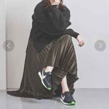 UNITED ARROWS 새틴 아코디언 플리츠 스커트 카키