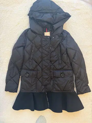 Moncler 블랙 다운 자켓 플레어 밑단 S부터 m 사이즈