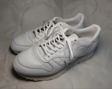 Reebok CLASSIC LEATHER OMN