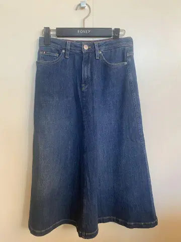 TOMMY HILFIGER 데님 플레어 스커트