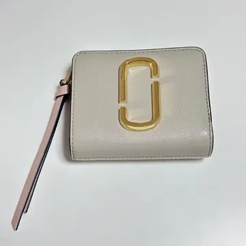 마크제이콥스 접이식 지갑 베이지