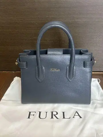 새상품급 FURLA 훌라 PIN MINI TOTE 네이비