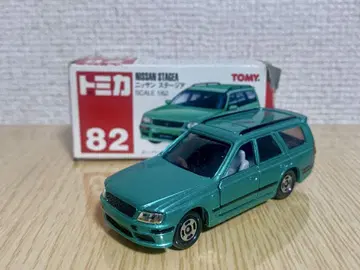 토미카 닛산 스테이지아 1/62 메탈릭 그린