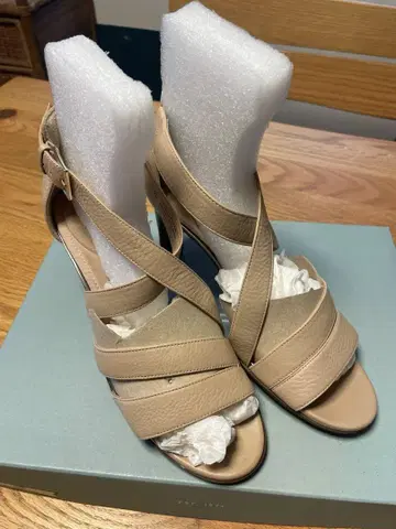 새상품 ROCK PORT 샌들 베이지 24.5cm