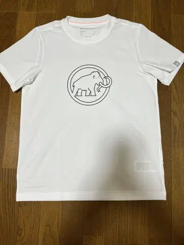 MAMMUT 화이트 T셔츠 S사이즈 기장 66cm
