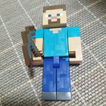 Minecraft 스티브 피규어와 곡괭이