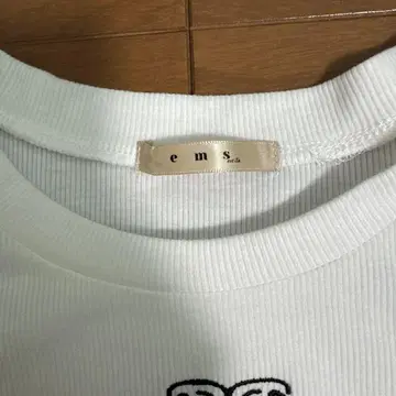 ems 화이트 퍼프 슬리브 T셔츠