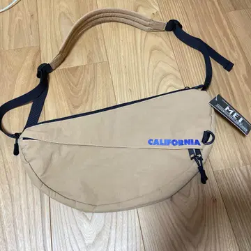 MEI 숄더백