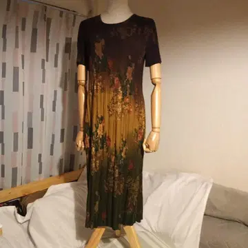 꽃무늬 플리츠 반팔 롱 원피스