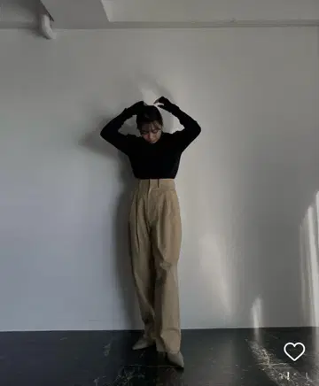 에트레토쿄 하이웨스트 턱 팬츠