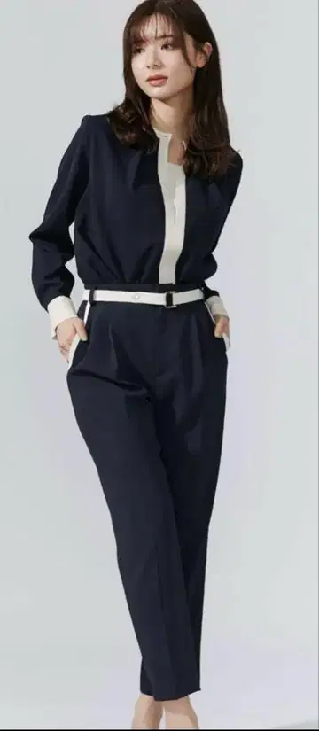 TONAL 바이컬러 버클 벨트 부착 테이퍼드 팬츠 일본제