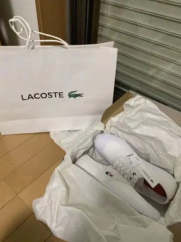 택 포함 미사용 새상품 LACOSTE 화이트 스니커즈 남성용 26.5