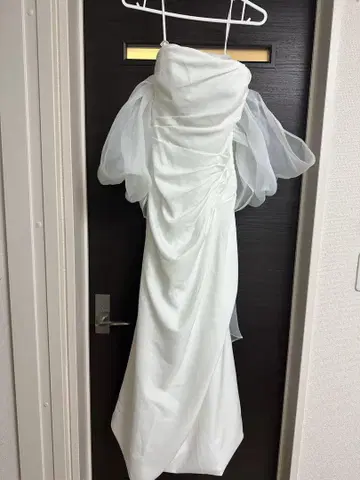 화이트 웨딩 드레스 스트랩리스