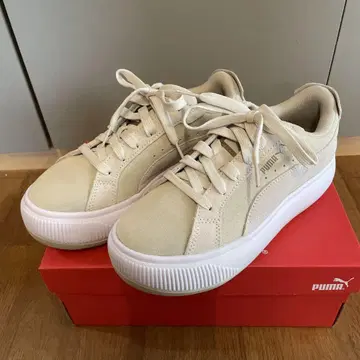 새상품 푸마 통굽 스니커즈 스웨이드 23cm