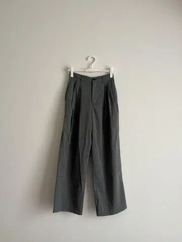 그레이 플리츠 와이드 팬츠