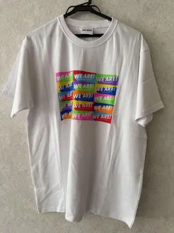 WE ARE! 화이트 T셔츠