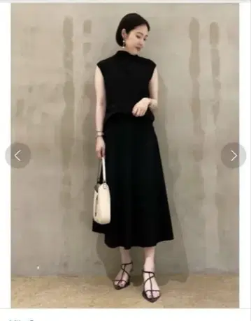 Mila Owen 드레이프 디자인 셋업 블랙