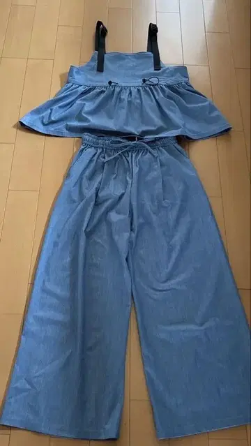 데님풍 프릴 셋업