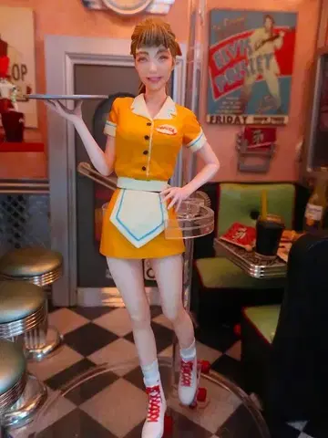 초레어 아메리칸 다이너 웨이트리스 아메구라 피규어 페인팅 완성품