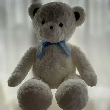파밀리아의 복슬복슬 화이트 곰 봉제 인형