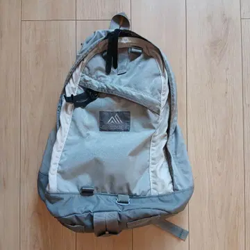 그레고리 x 뉴발란스 백팩 그레이