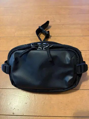 새상품급 cotopaxi 바디백