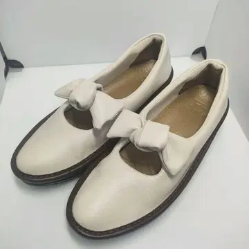 벨&소파 리본 슈즈 통굽 컴포트 슈즈 플랫