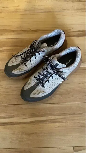 머렐 MERRELL 트레일 러닝화 그레이/브라운 26.5cm
