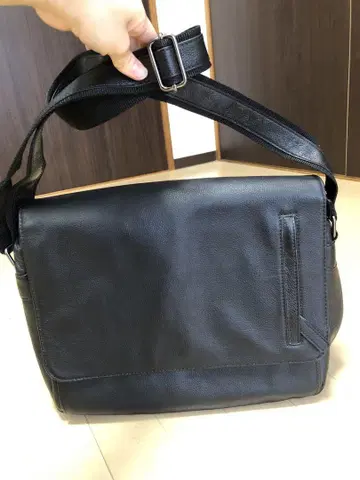 블랙 가죽 비즈니스 숄더백