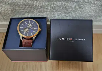 TOMMY HILFIGER 자동 시계 인증서 있음
