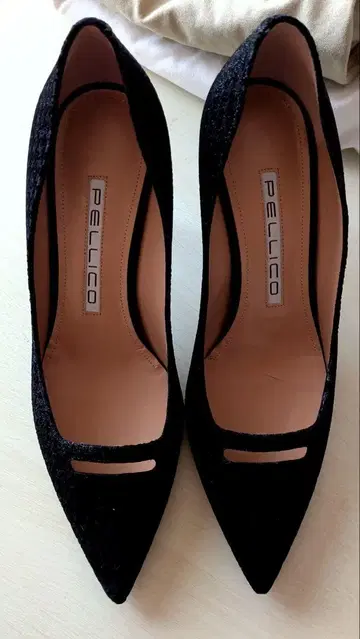 PELLICO 블랙 하이힐